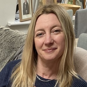 Dr Julie Oliver